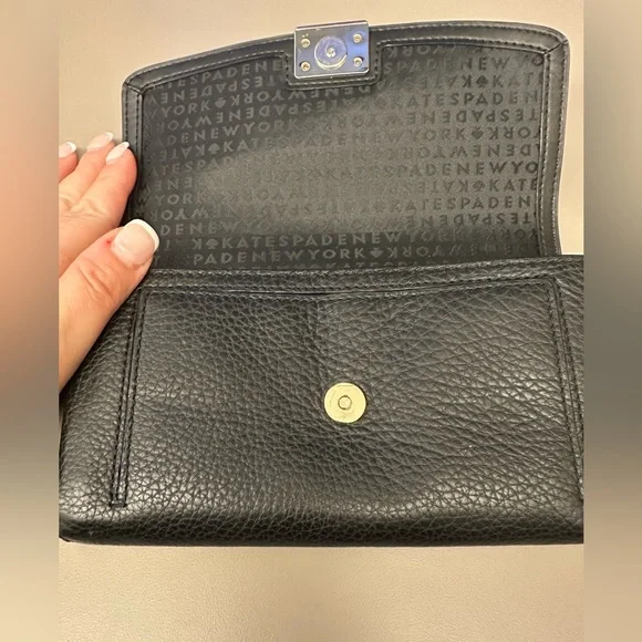 Kate Spade large black pebbled leather wallet with snap closure - Picture 4 of 7
